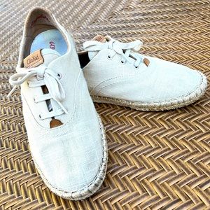 Olukai Women's Kaula Pa'a Li Tapa Espadrille
Comfort Casual Shoes - Size 7.